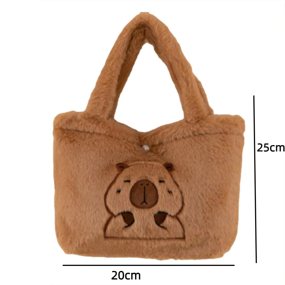 Bolsa de Pelúcia Capivara: Estilo e Espaço