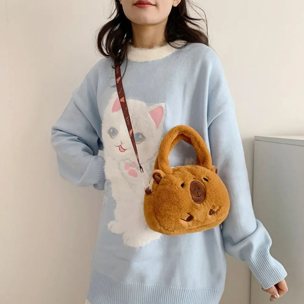 Bolsa de Pelúcia Capivara: Estilo e Espaço