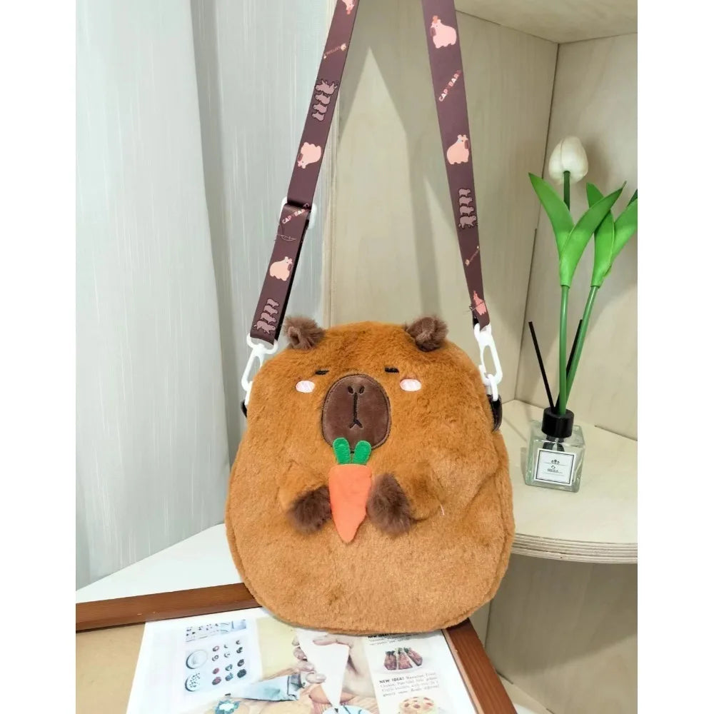 Bolsa de Pelúcia Capivara: Estilo e Espaço