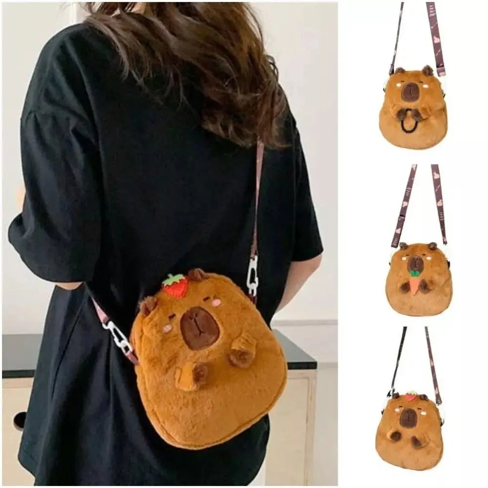 Bolsa de Pelúcia Capivara: Estilo e Espaço
